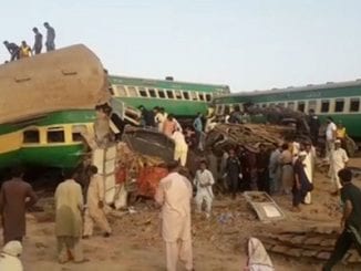 pakistan train accident today